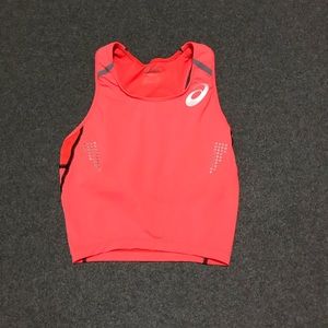 crop top running shirt